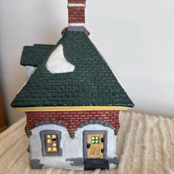 Heartland Valley Village Porcelain Lighted House Drug Store with Box Christmas - Picture 4 of 5